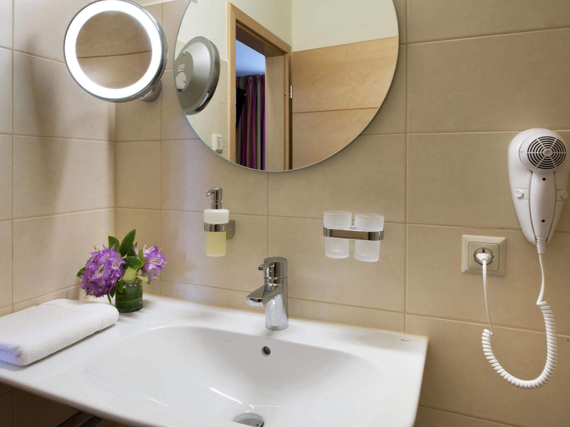 Sonn'Idyll Hotel & Saunalandschaft Rathenow Buitenkant foto